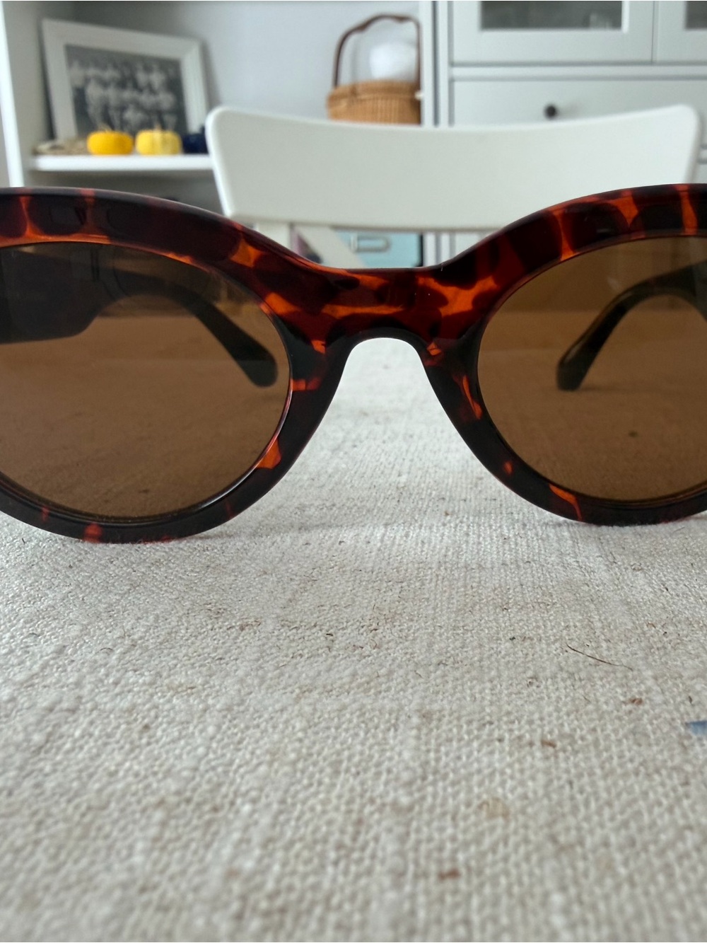 Oscar de la Renta Tortoiseshell Brown Oval Sunglasses